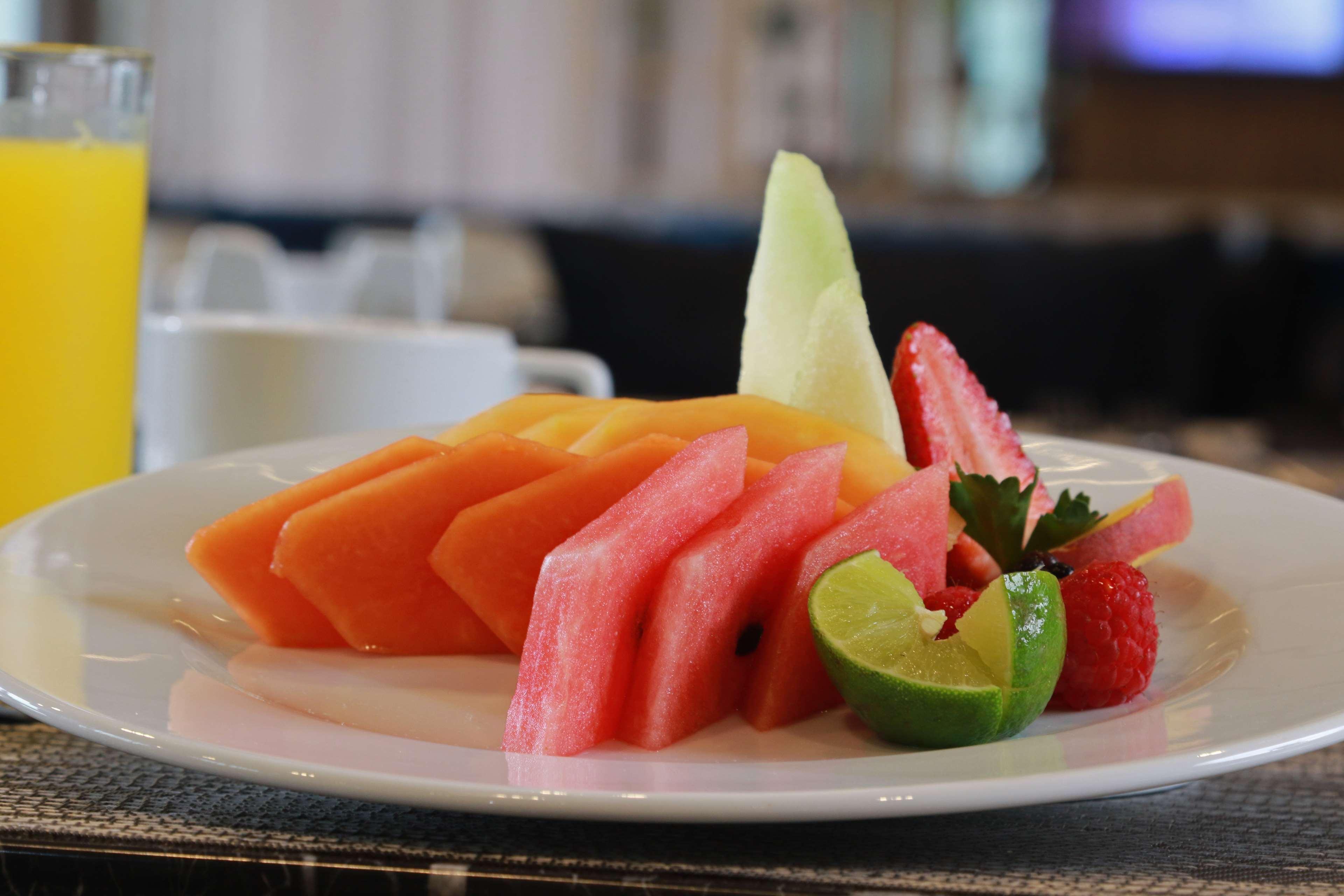 Hotel Hilton Garden Obispado 3*