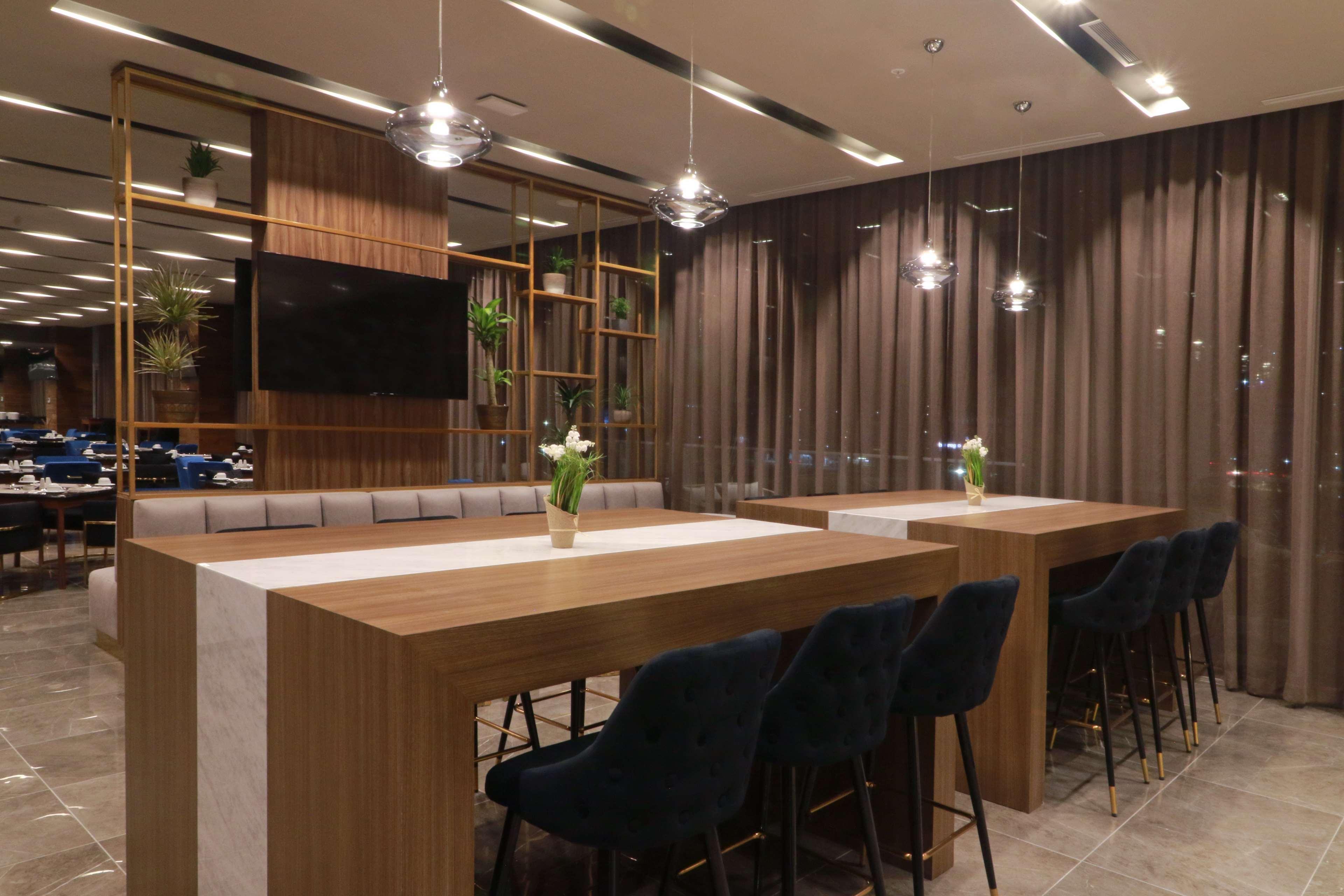 Hilton Garden Obispado 3*